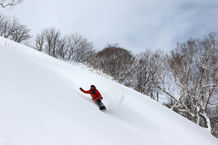Should you stretch before snowboarding or Skiing in Niseko