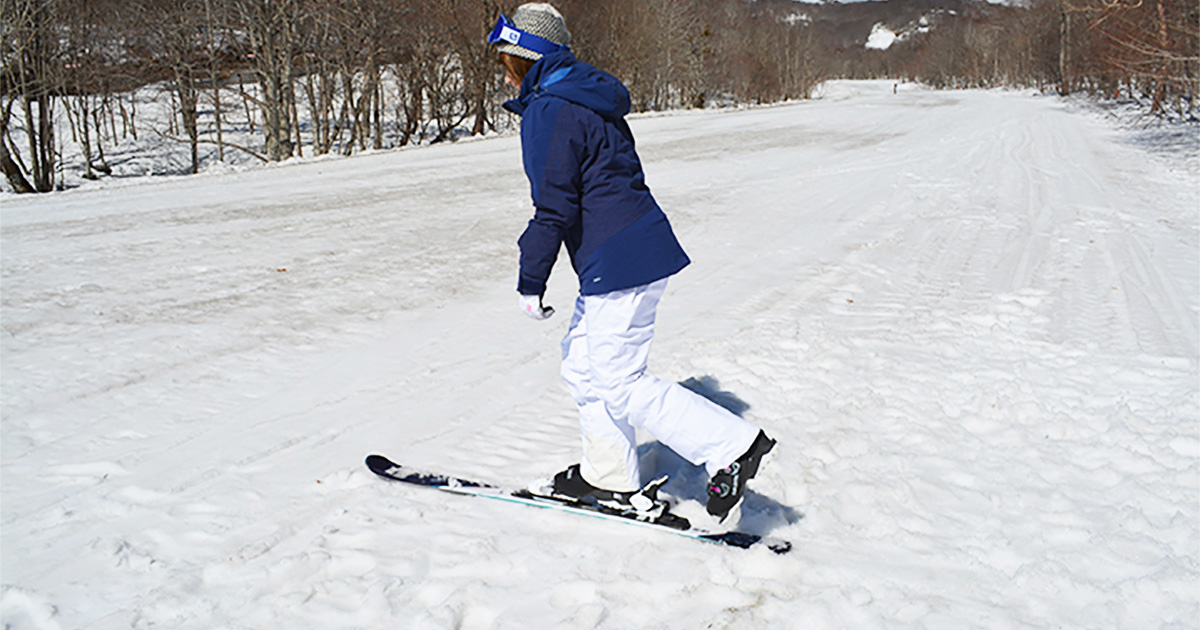 Put the ski on just one foot to get used to it - Japan Ski Guide Put the ski on just one foot to get used to it - Japan Ski Guide