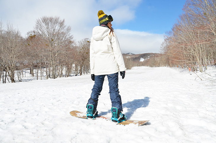 Snowboarding under clearance clothes